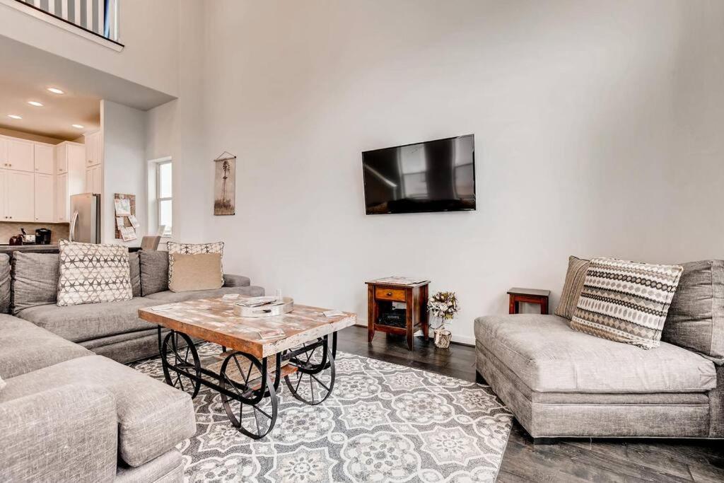 Fam Friendly 5 Bed Home Blocks To Pearl/Riverwalk! サンアントニオ エクステリア 写真