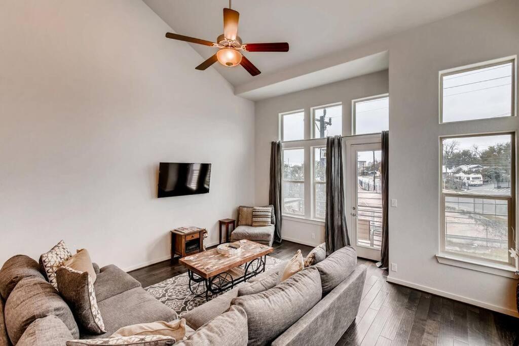 Fam Friendly 5 Bed Home Blocks To Pearl/Riverwalk! サンアントニオ エクステリア 写真