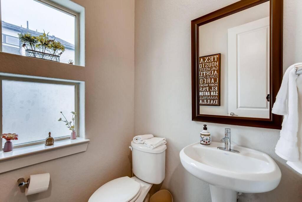 Fam Friendly 5 Bed Home Blocks To Pearl/Riverwalk! サンアントニオ エクステリア 写真