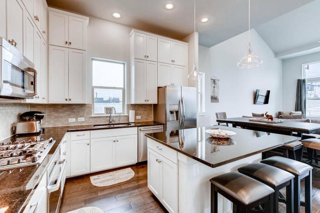 Fam Friendly 5 Bed Home Blocks To Pearl/Riverwalk! サンアントニオ エクステリア 写真